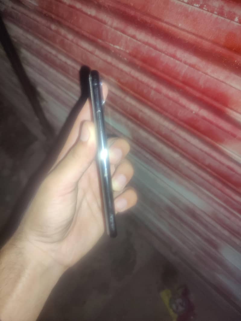 Apple iPhone 11 Pro 2
