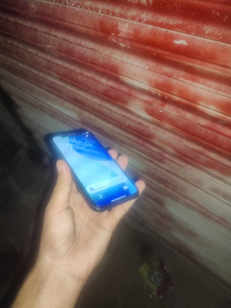 Apple iPhone 11 Pro 3
