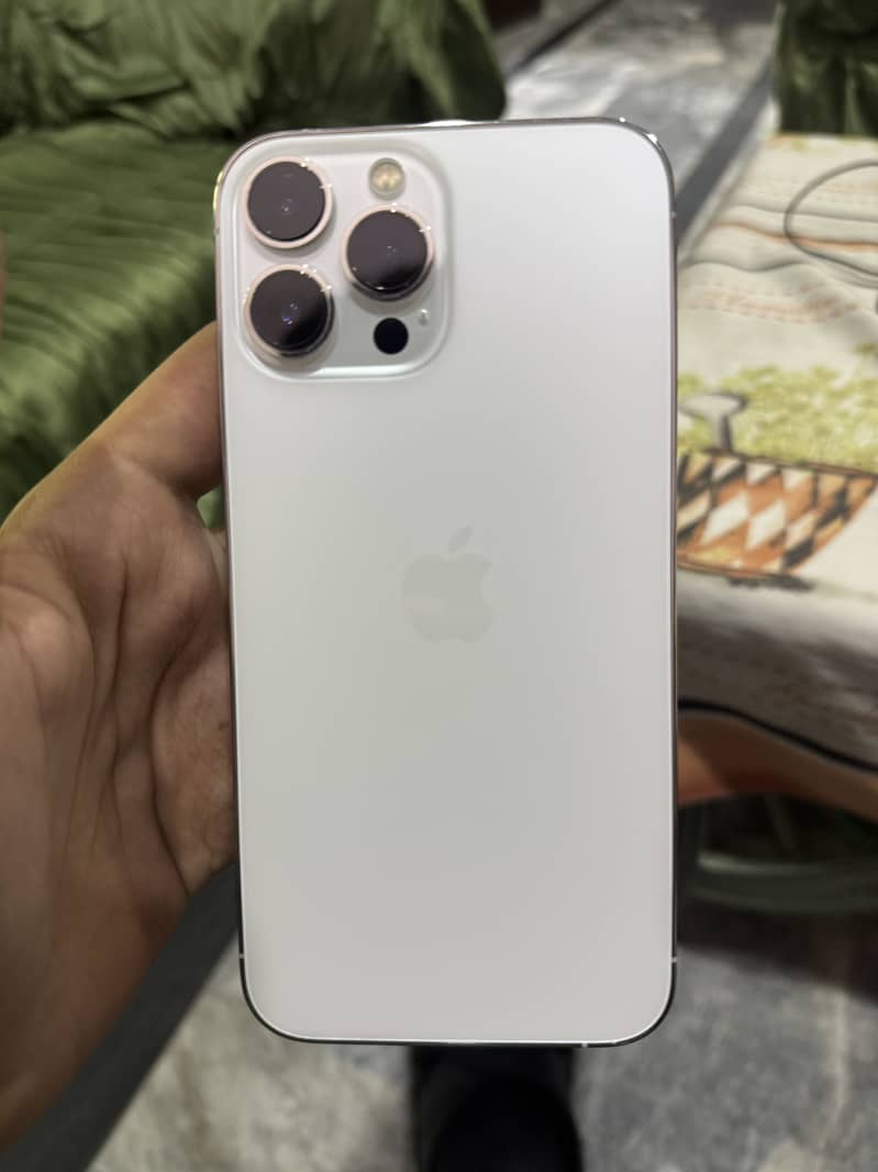 Apple iPhone 13 Pro Max 3