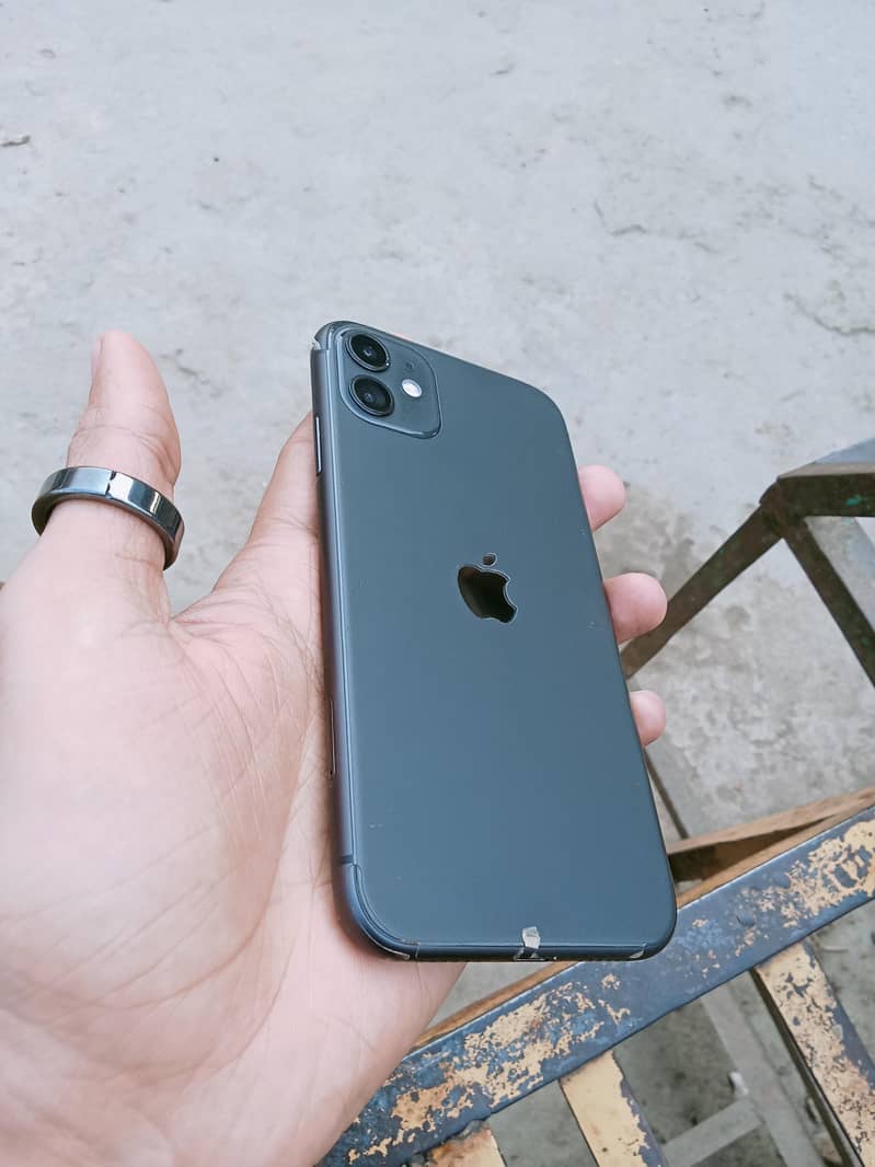 Apple iPhone 11 3