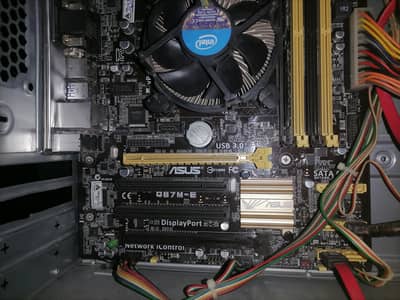 Asus motherboard QBSM-E + core i3 4th Gen processor + case