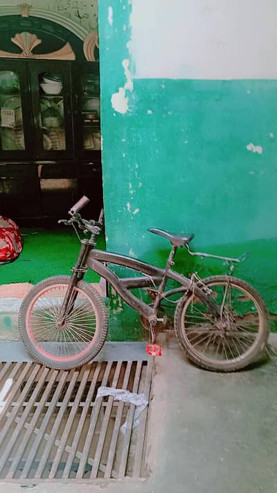 good cycle 8 se 12 sal wale chla Sakta han
