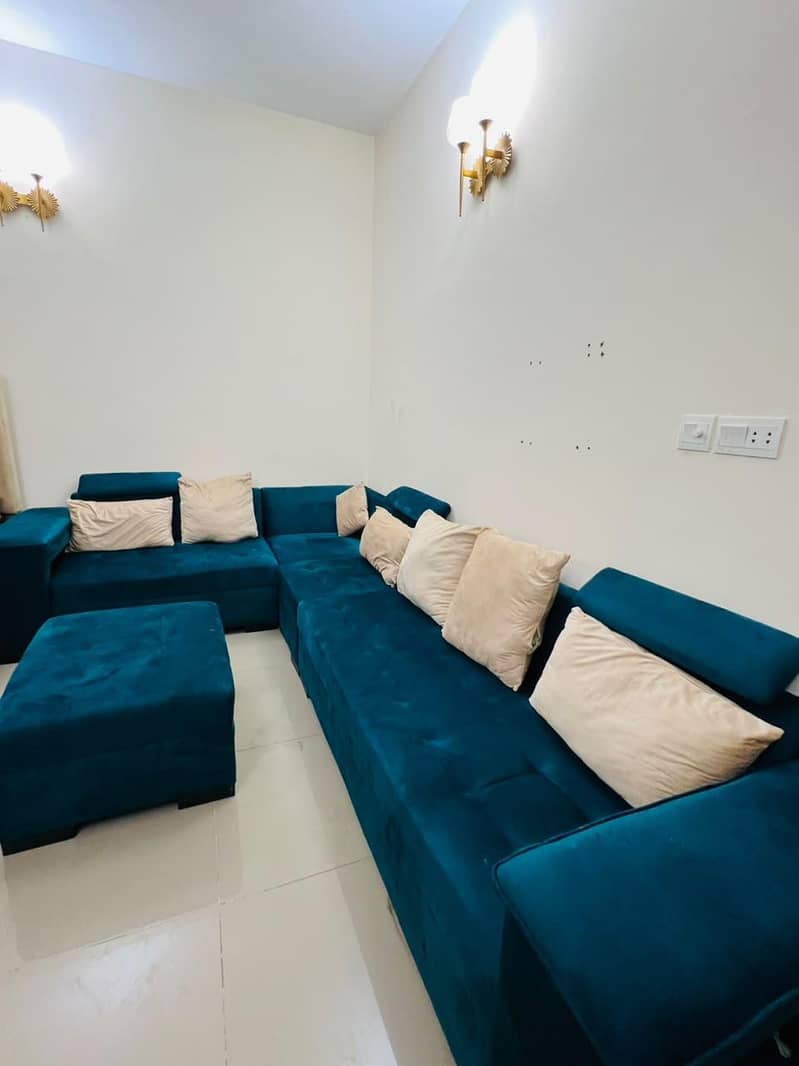 10/10 Condition L shape Sofa 2
