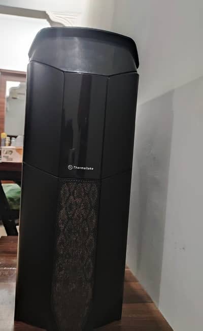 Thermaltake Versa N26 Gaming Case + Cooler Master Hyper T4 CPU Cooler