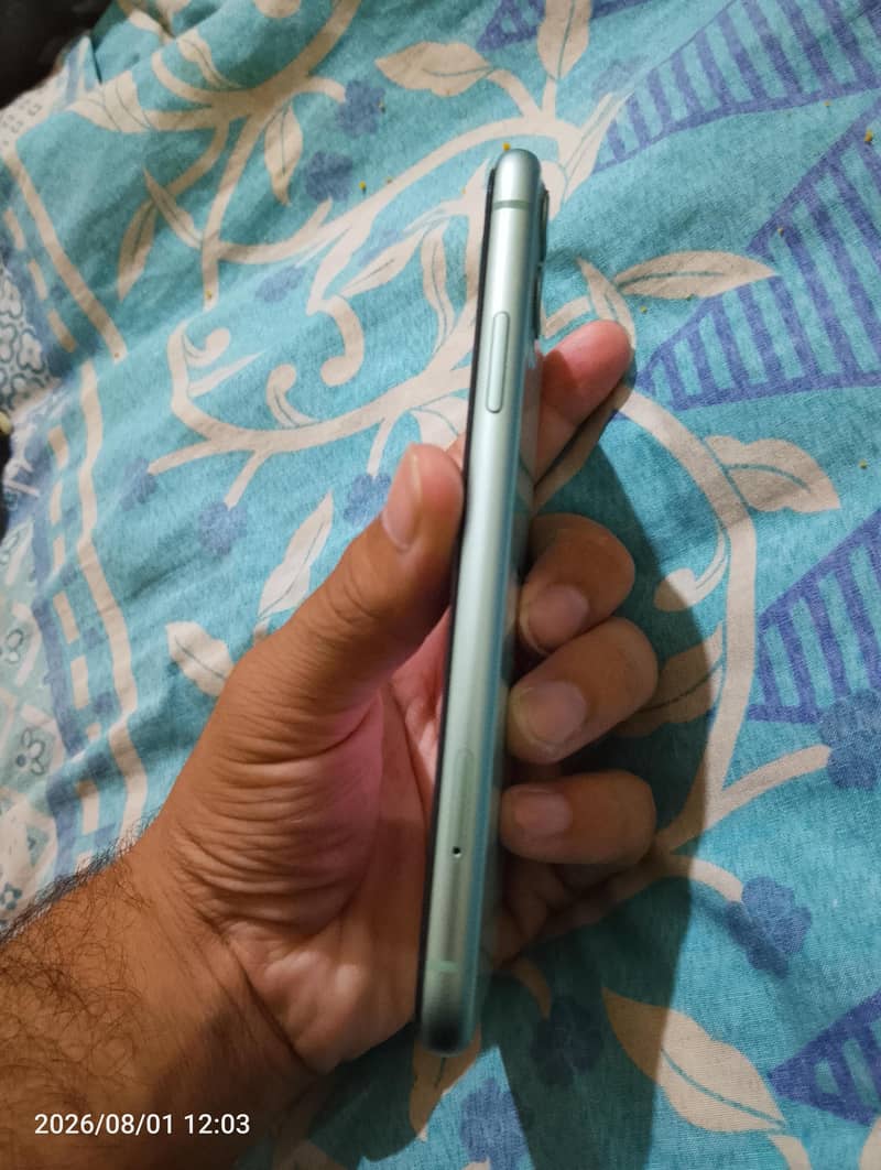 Apple iPhone 11 8