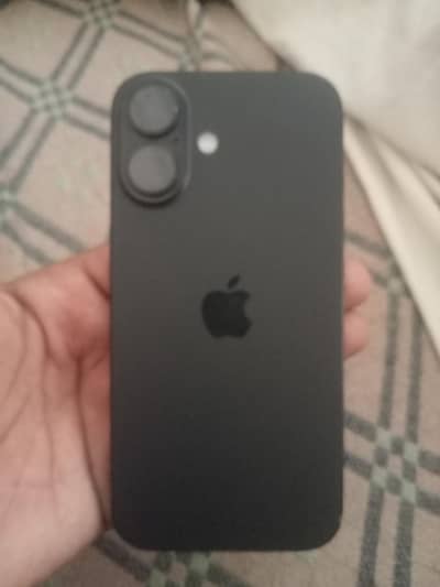 Apple iPhone 16