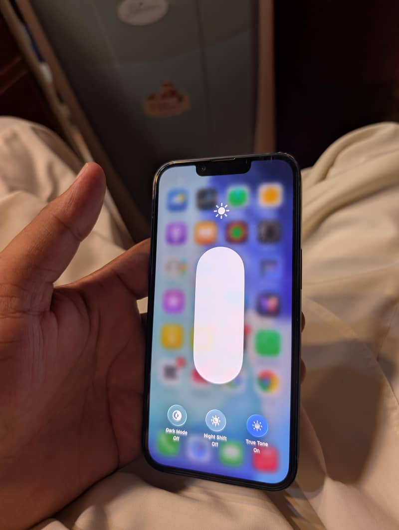 Apple iPhone 13 1