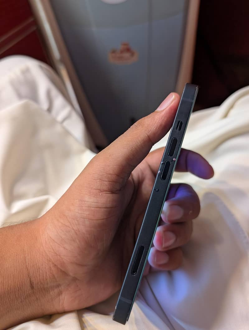 Apple iPhone 13 2