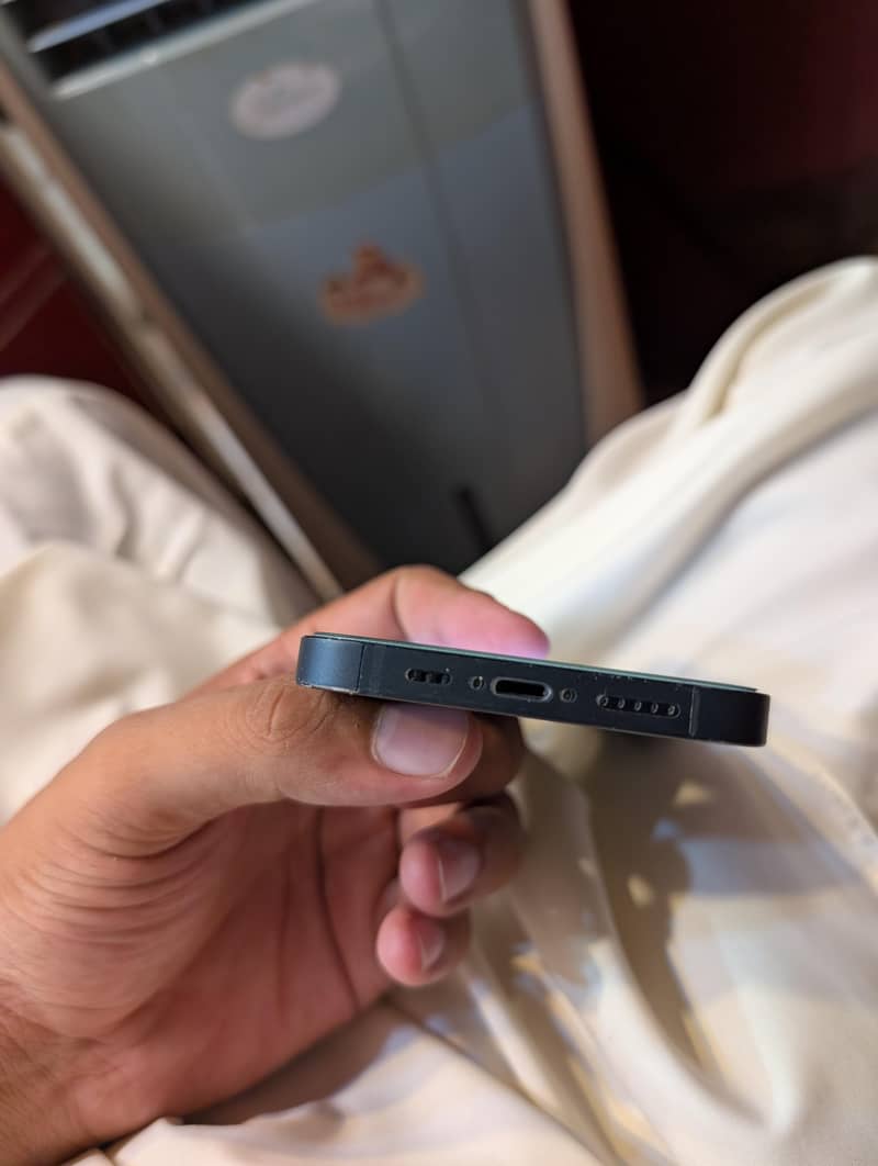 Apple iPhone 13 4