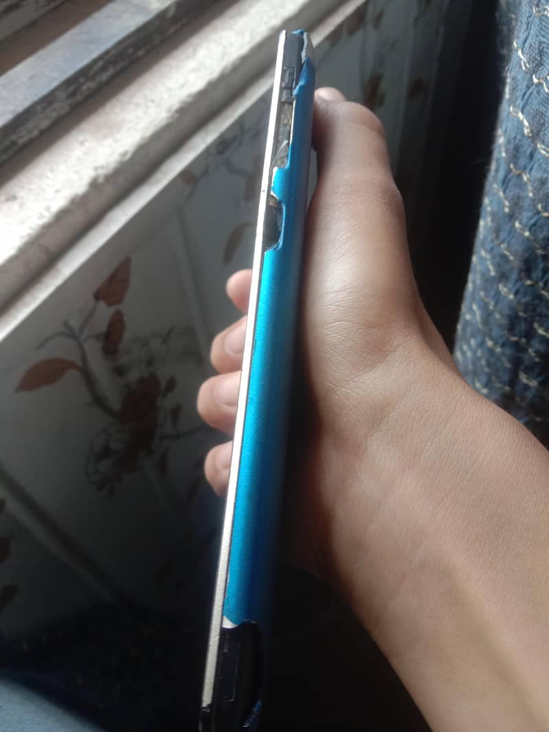 QMobile Classic 3