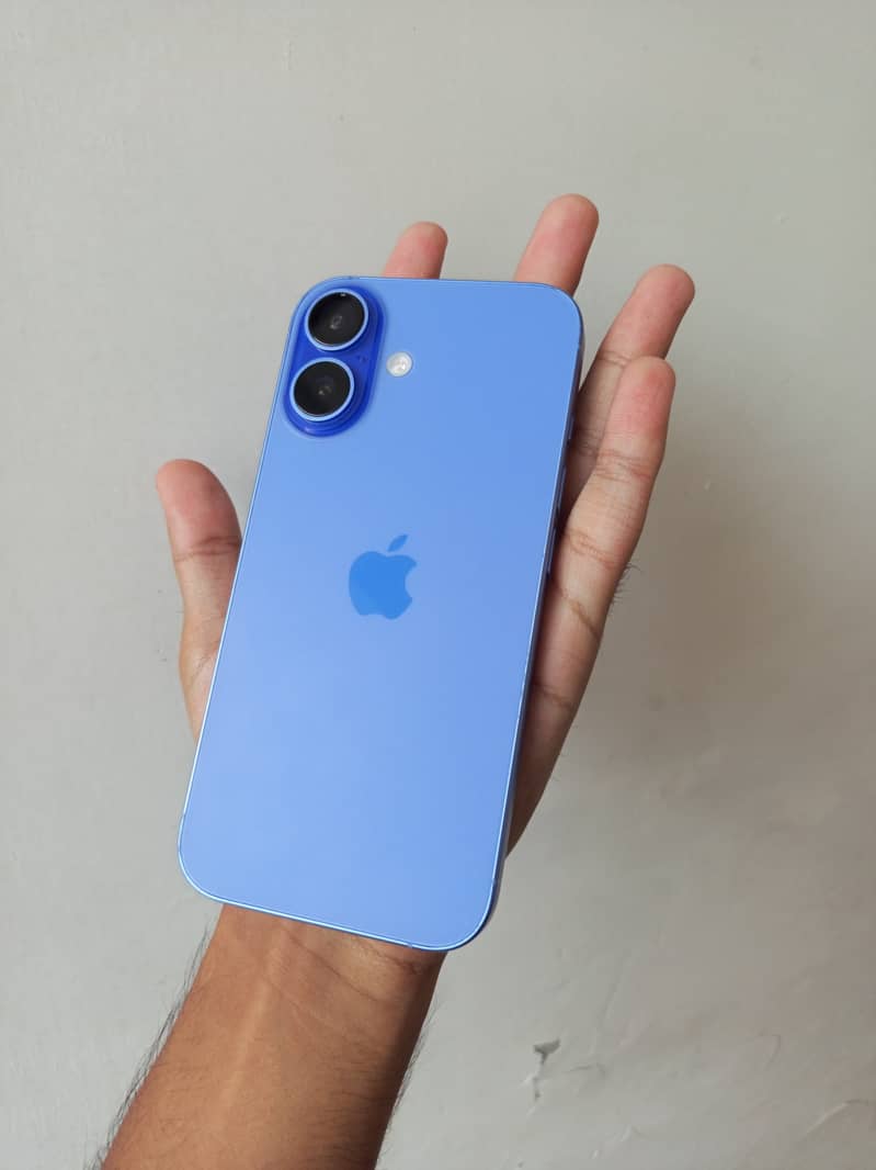 Apple iPhone 16 2