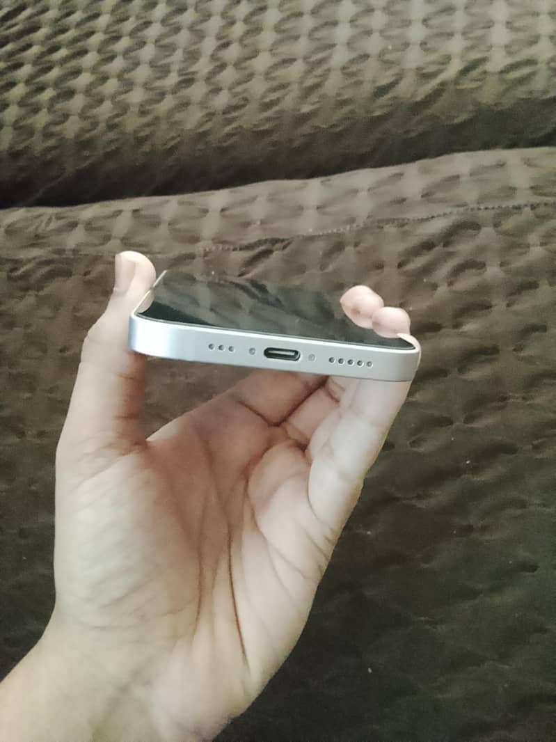 Apple iPhone 17e 2