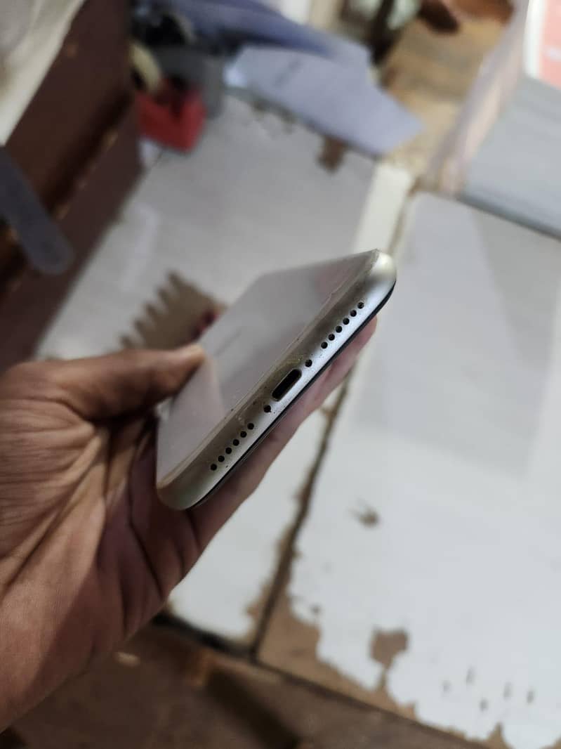 Apple iPhone 11 6