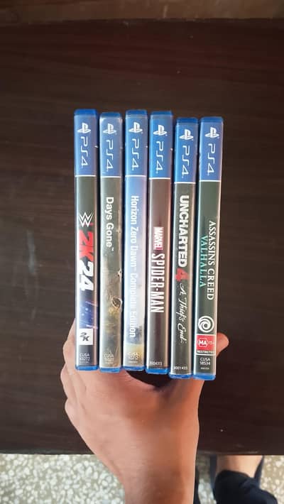 PS4 Slim 1 TB online Non-Jailbreak with online games purchased