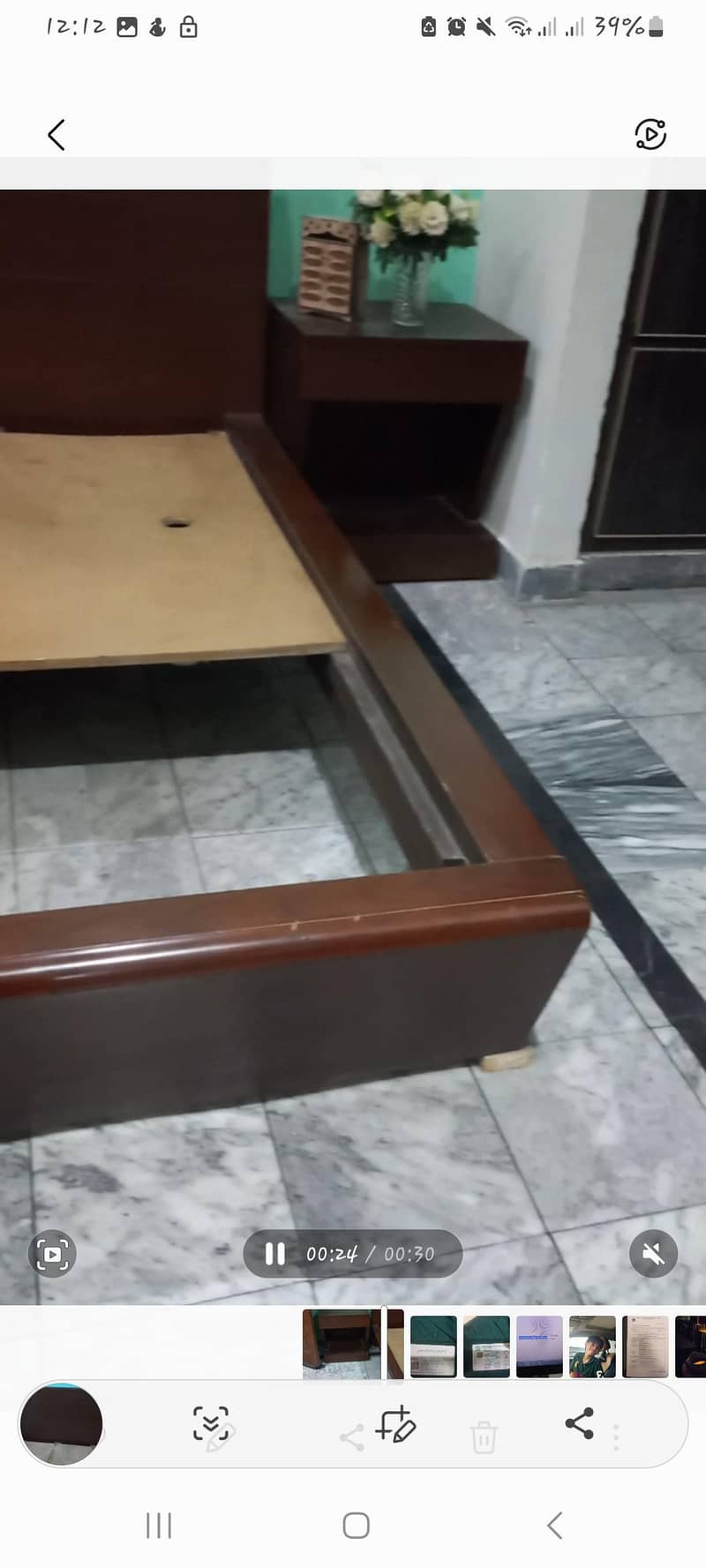 King Bed 0
