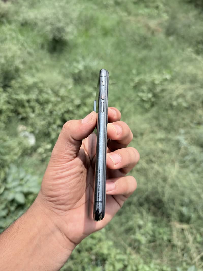 Apple iPhone X 2