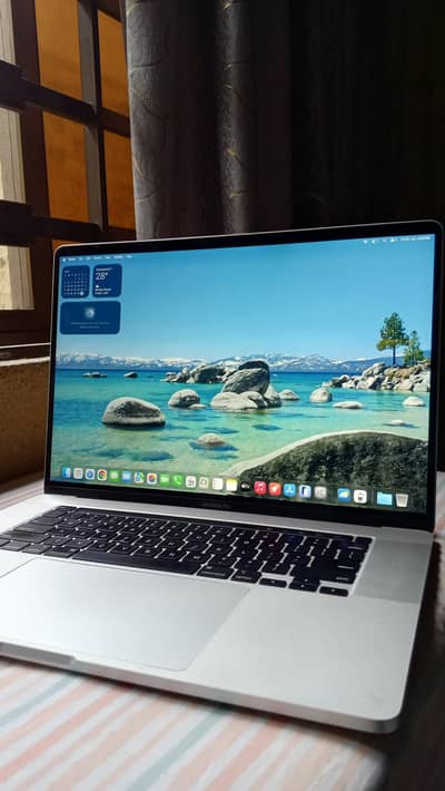 MacBook Pro 2019 Scratch-less For Sale