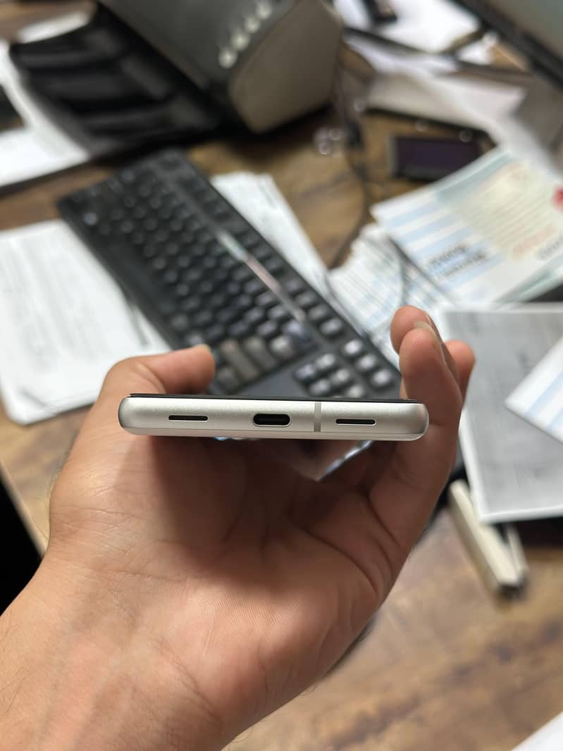 Google Pixel 7a 2
