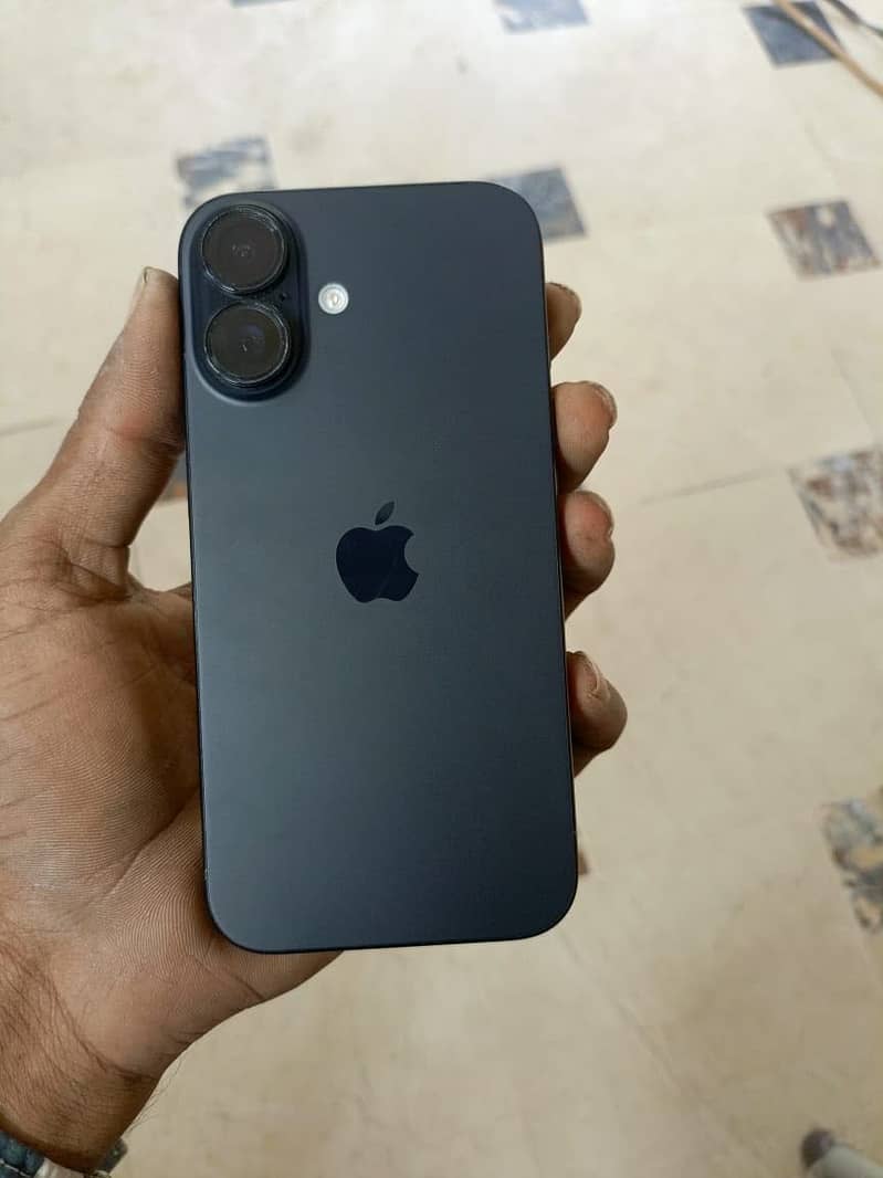 Apple iPhone 16 0