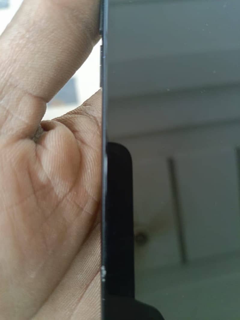 Apple iPhone 16 10