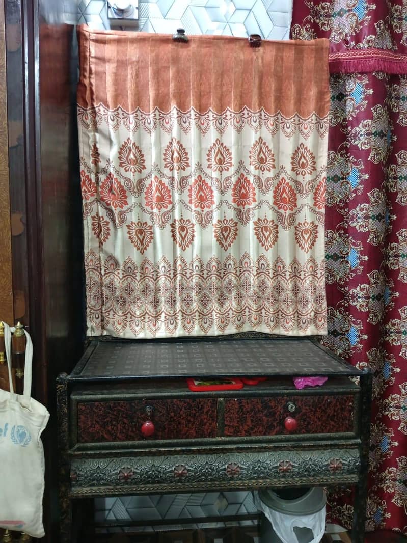 iron dressing table 1