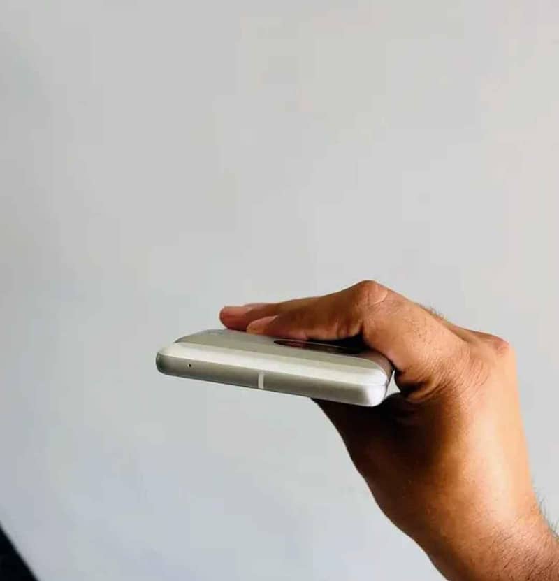 Google Pixel 7 4