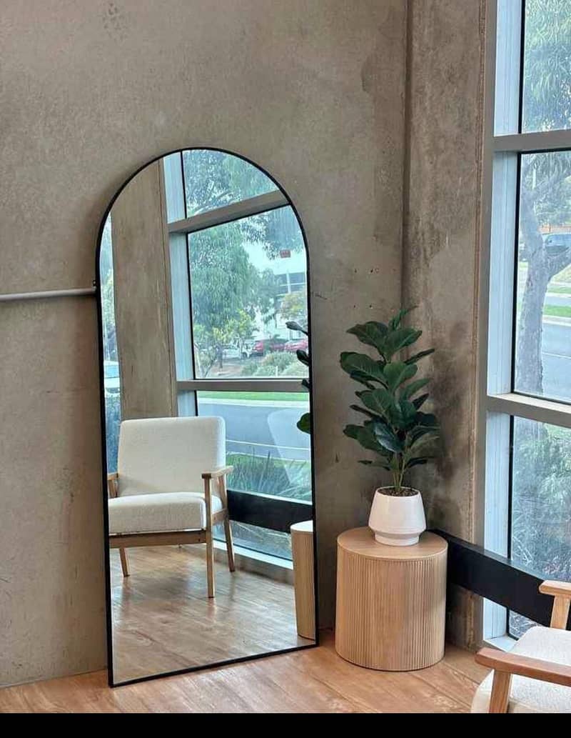 Mirror Stand 0