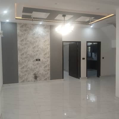 5 MARLA BRAND NEW HOUSE AVAILABLE FOR RENT
