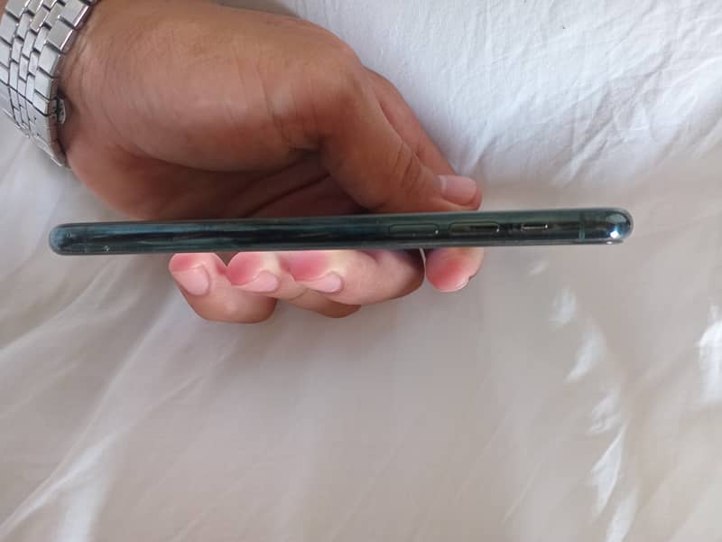 Apple iPhone 11 Pro 1