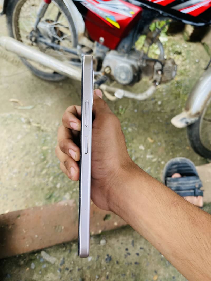 OPPO A6 1