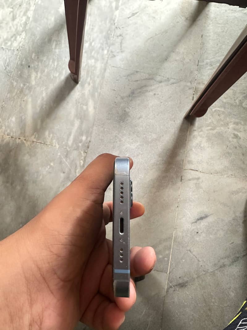 Apple iPhone 14 4