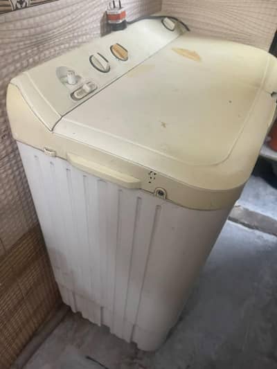 Selling Hiaer Washing Maschin. 8/10