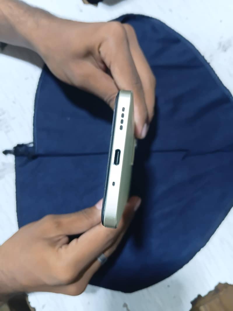 Realme C75 4