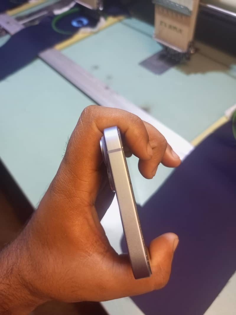 Apple iPhone 14 plus 3