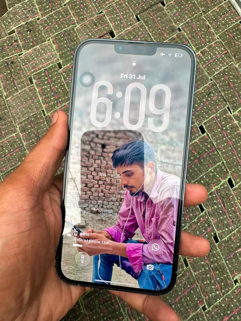 Apple iPhone 13 Pro Max 1