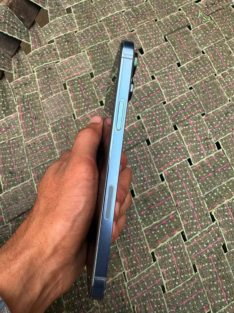 Apple iPhone 13 Pro Max 7