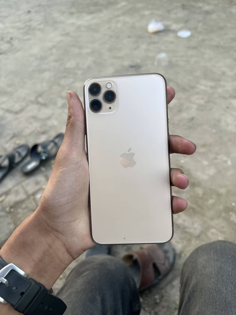 Apple iPhone 11 Pro Max 3