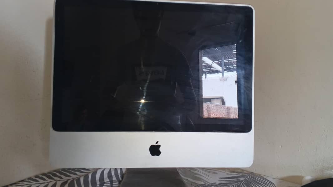 Apple iMaC Desktop Computer 0