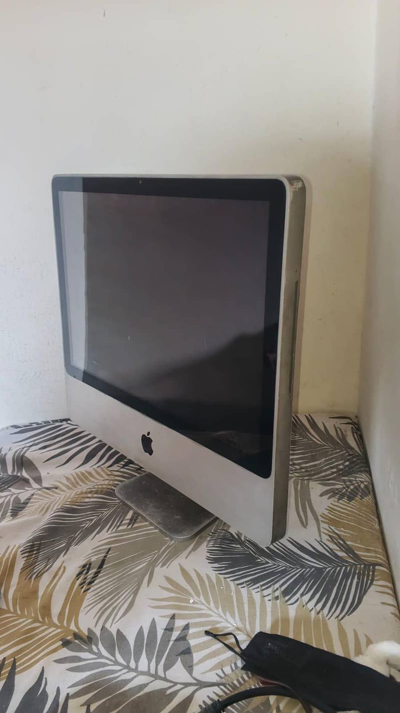 Apple iMaC Desktop Computer 2