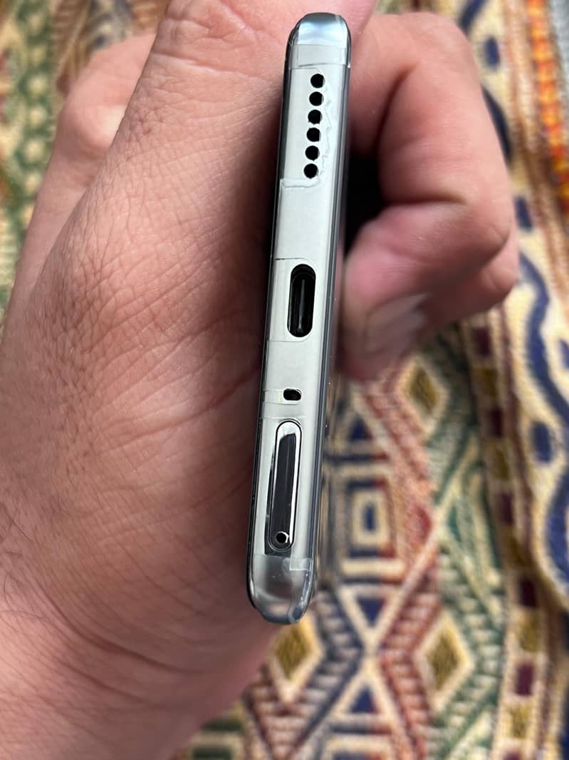 Tecno CAMON 40 Pro 1
