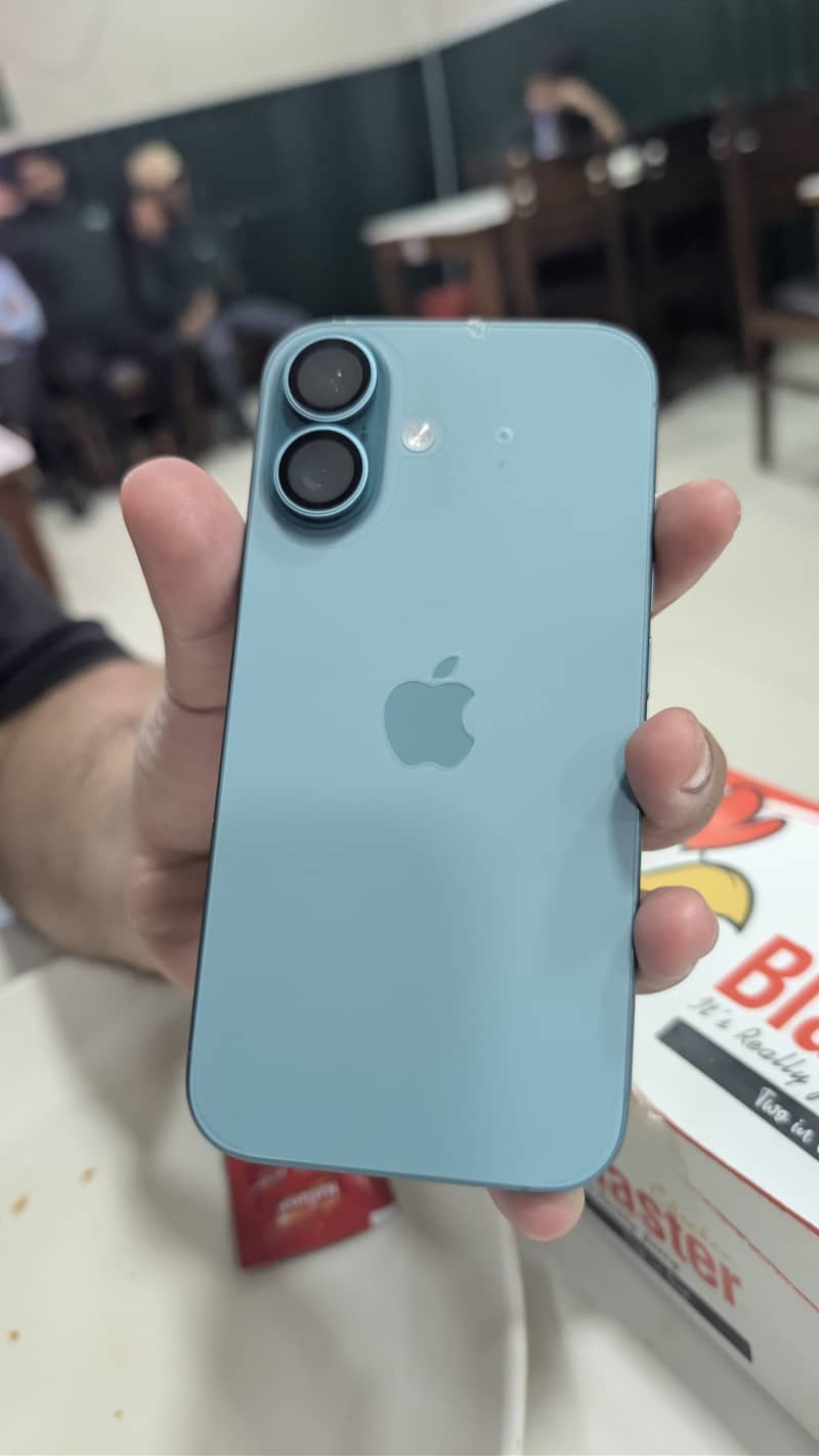 Apple iPhone 16 1