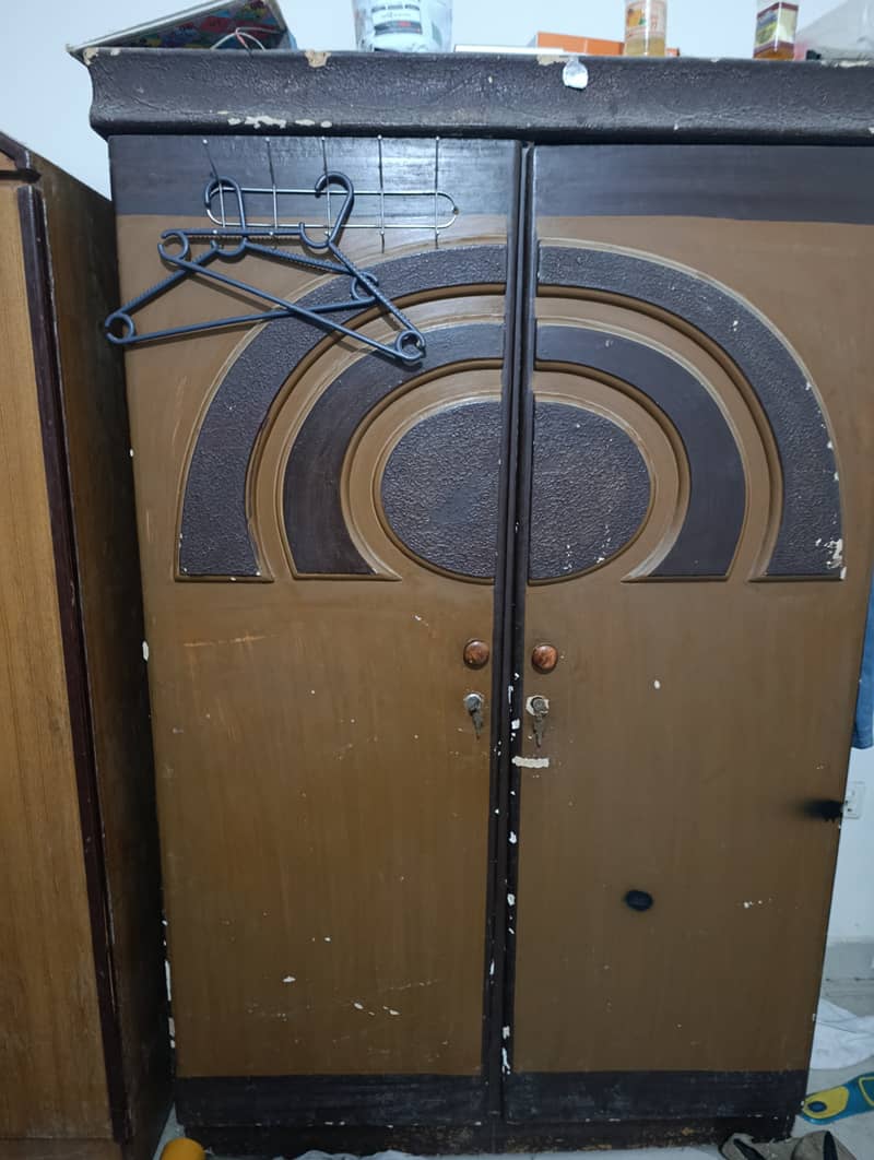 Almari for sell 1