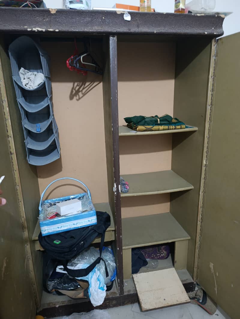Almari for sell 2