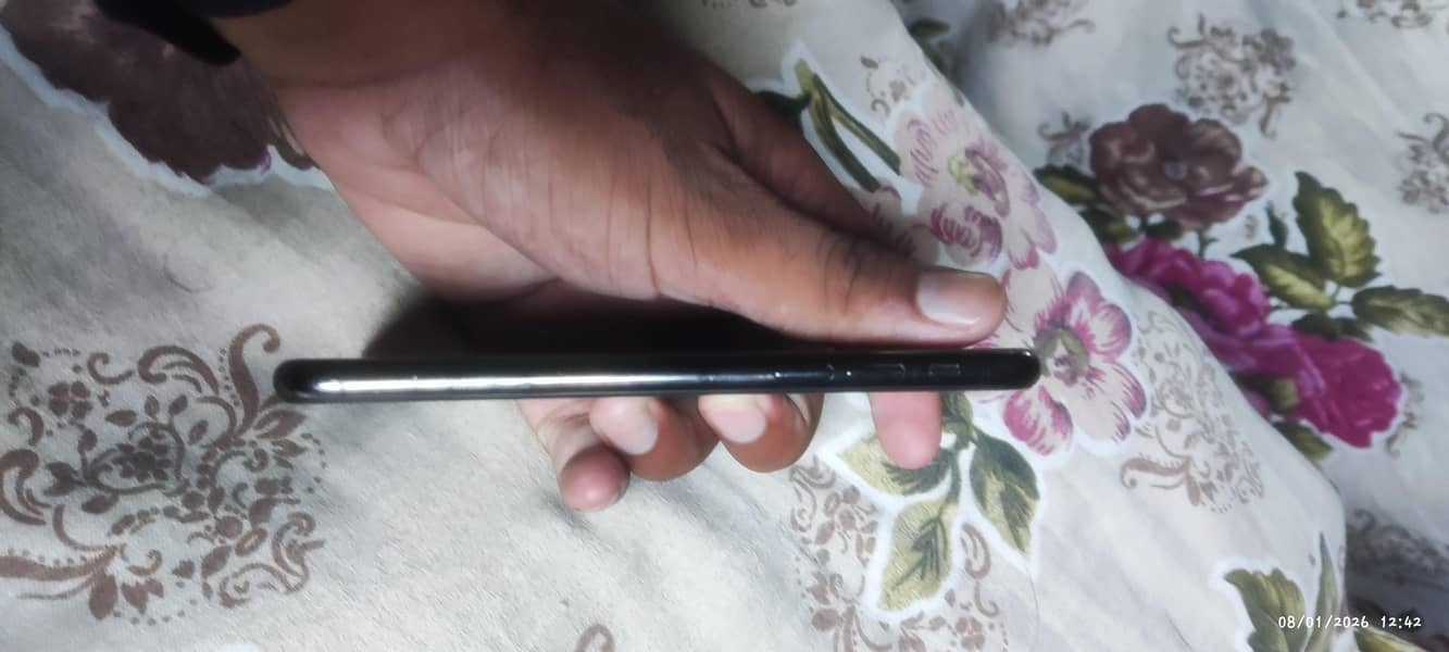 Apple iPhone X 3