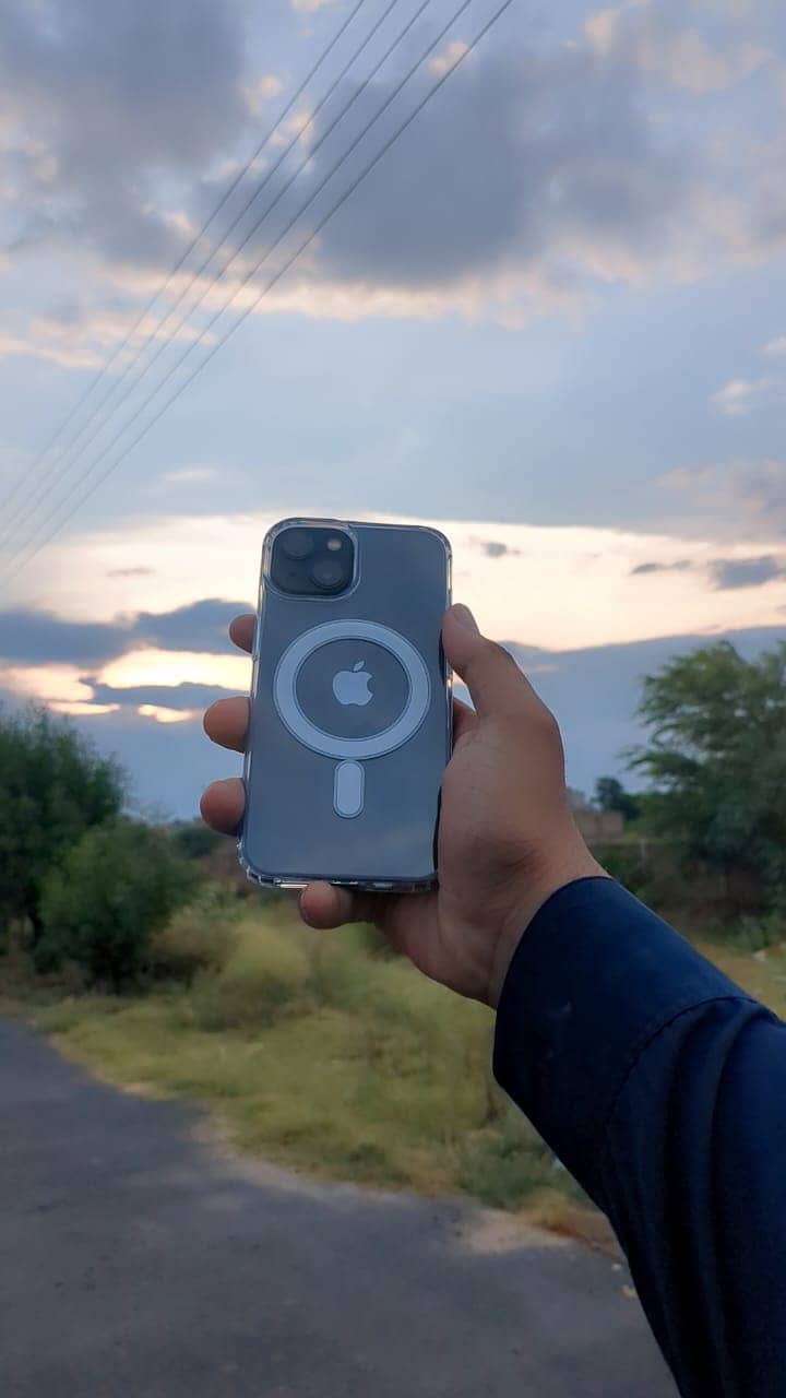 Apple iPhone 13 2