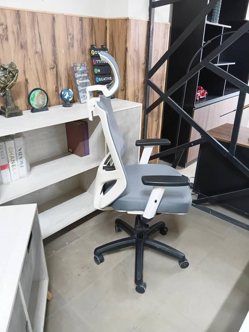 Executive Office Chairs 13
