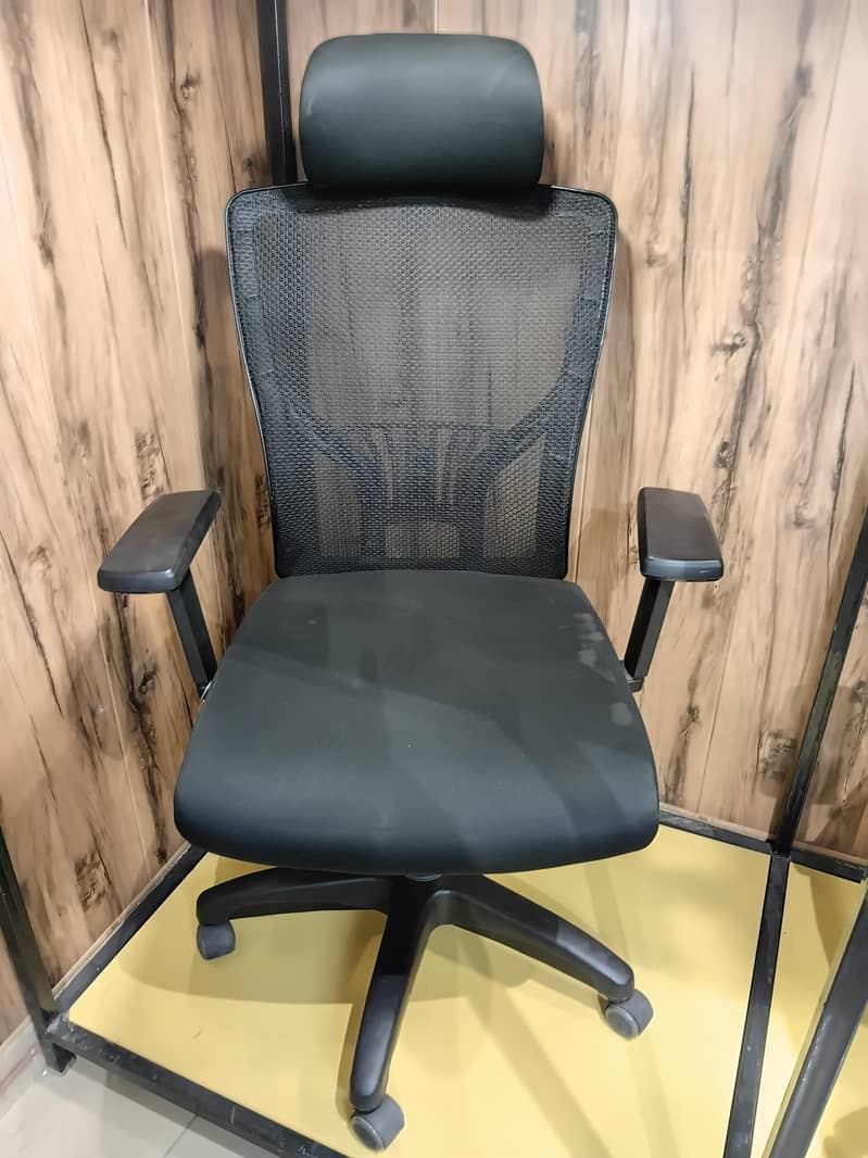 Executive Office Chairs 14