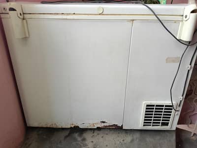 waves deep freezer in good condition