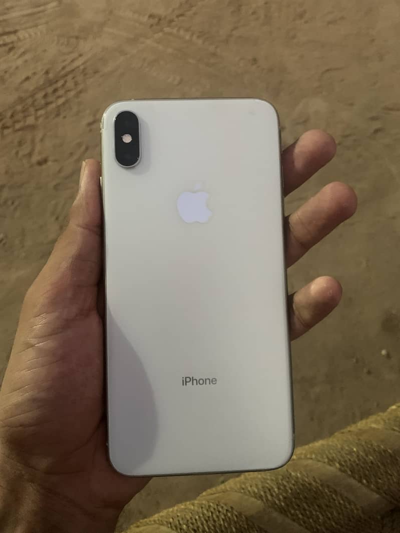 Apple iPhone XS Max 1