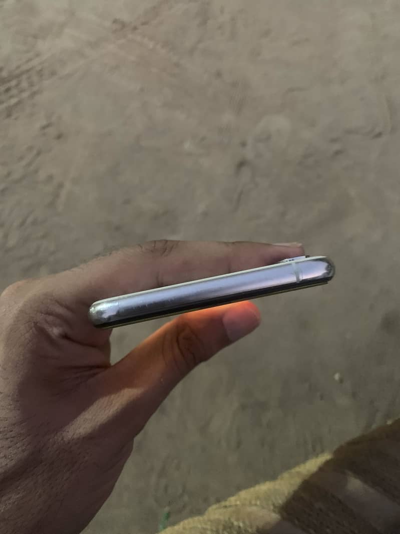 Apple iPhone XS Max 2